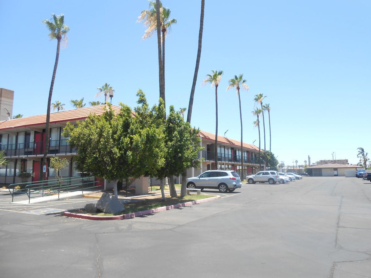 Ramada By Wyndham Mesa Downtown Exterior foto