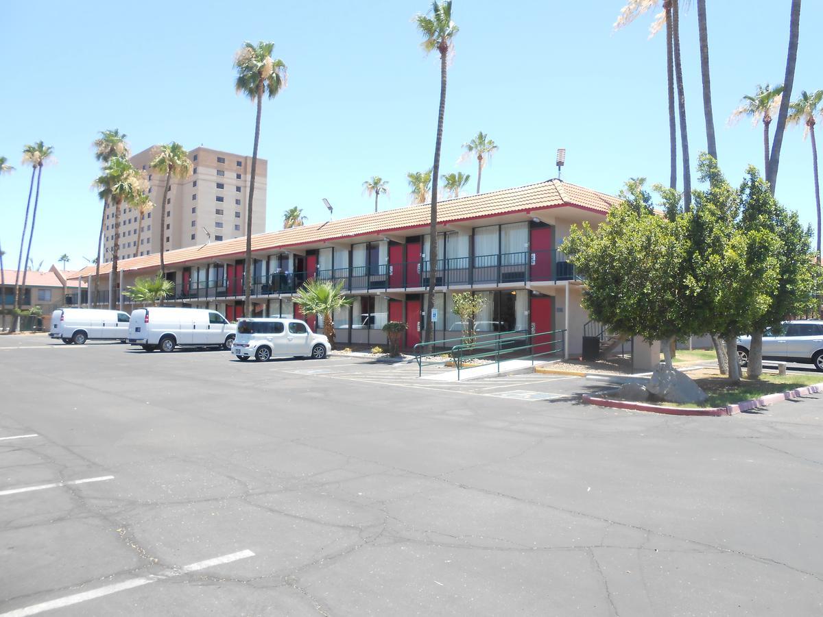 Ramada By Wyndham Mesa Downtown Exterior foto
