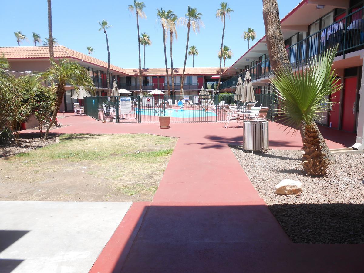 Ramada By Wyndham Mesa Downtown Exterior foto