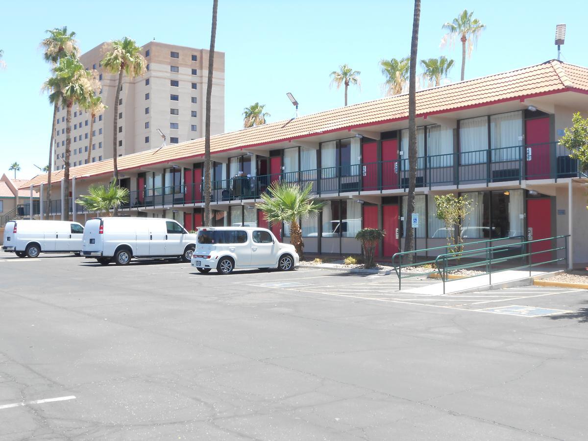 Ramada By Wyndham Mesa Downtown Exterior foto
