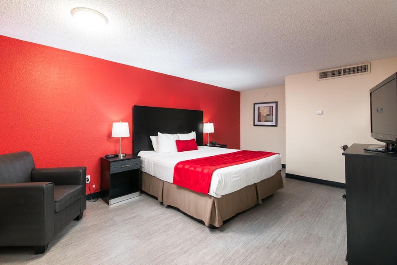 Ramada By Wyndham Mesa Downtown Exterior foto