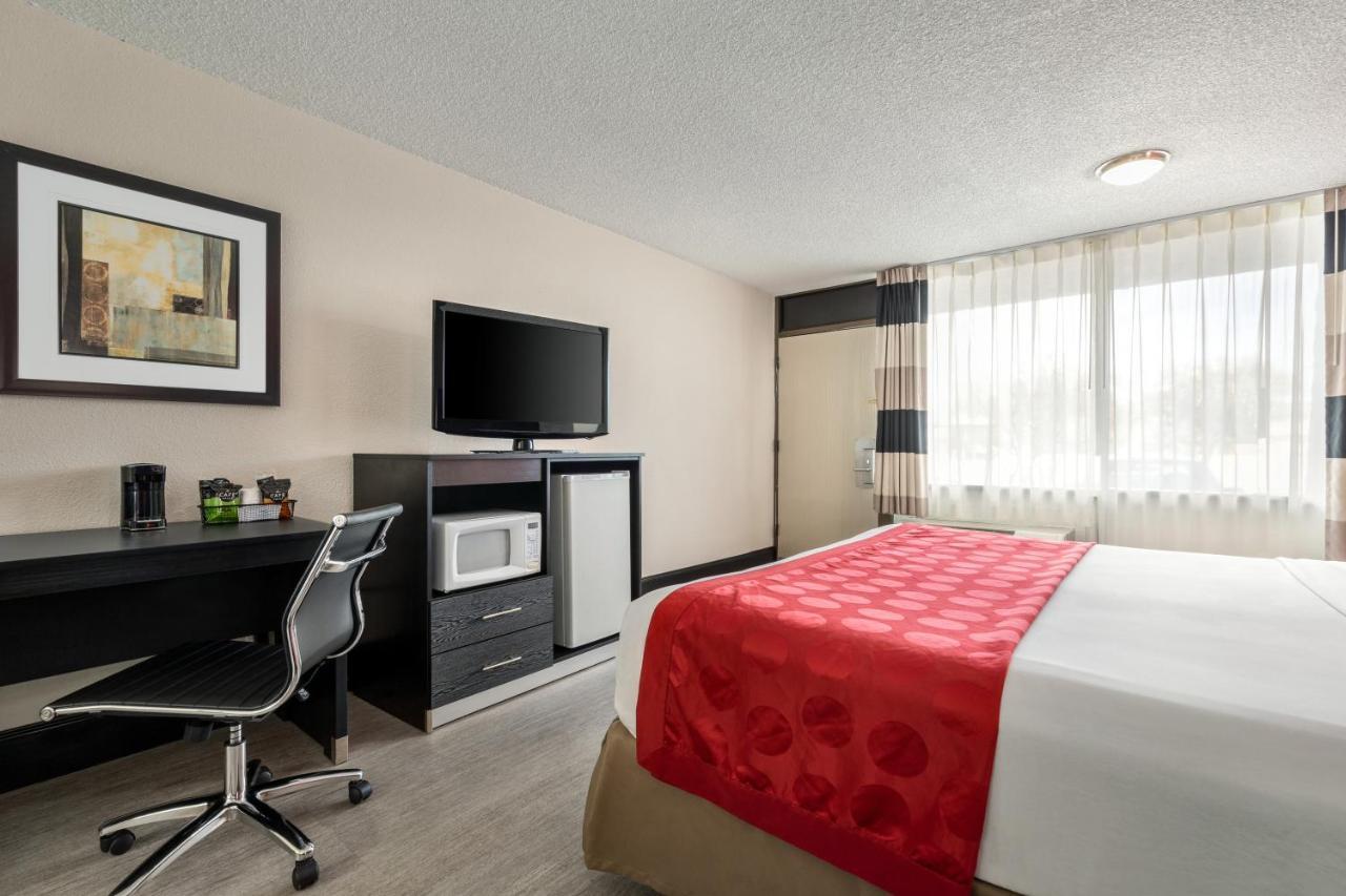 Ramada By Wyndham Mesa Downtown Exterior foto