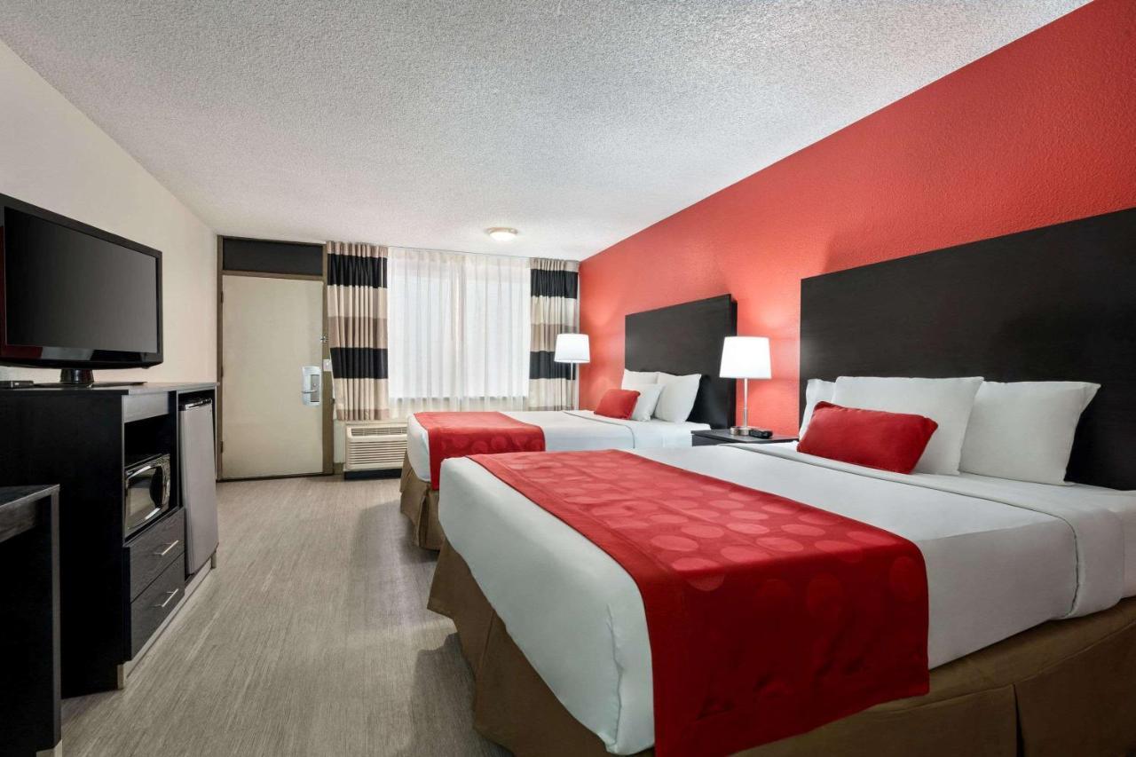 Ramada By Wyndham Mesa Downtown Exterior foto